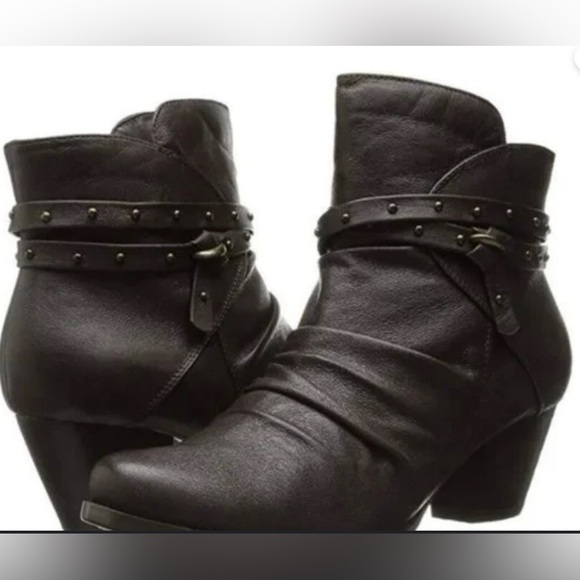 Bear Traps Leather Boot - Picture 1 of 4